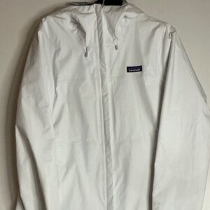 Patagonia women’s white torrent shell size M